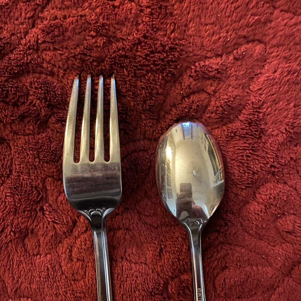 Elegant Silver Fork and Spoon Set.
International 18/10. Excellent condition. - Picture 4 of 7